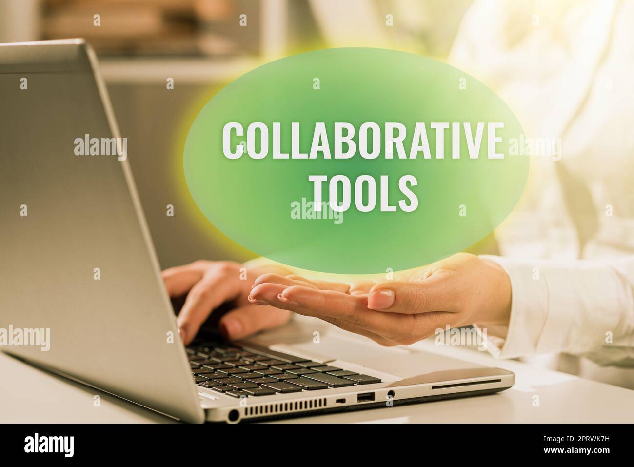 Texte d'écriture Outils collaboratifs réseau social privé pour se connecter par e-mail en ligne. Concept Internet réseau social privé pour se connecter par e-mail en ligne Banque D'Images