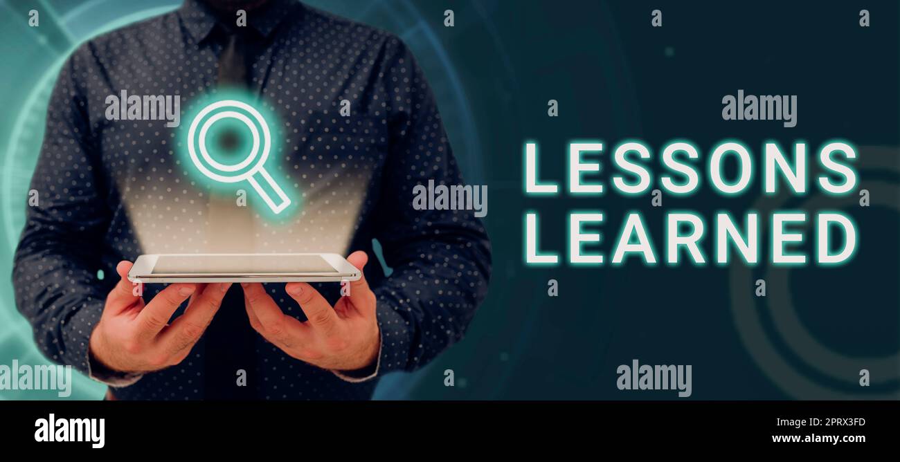 Affichage des leçons LearnedPromote partager et utiliser les connaissances issues de l'expérience. Approche commerciale promouvoir le partage et l'utilisation des connaissances issues de l'expérience Banque D'Images