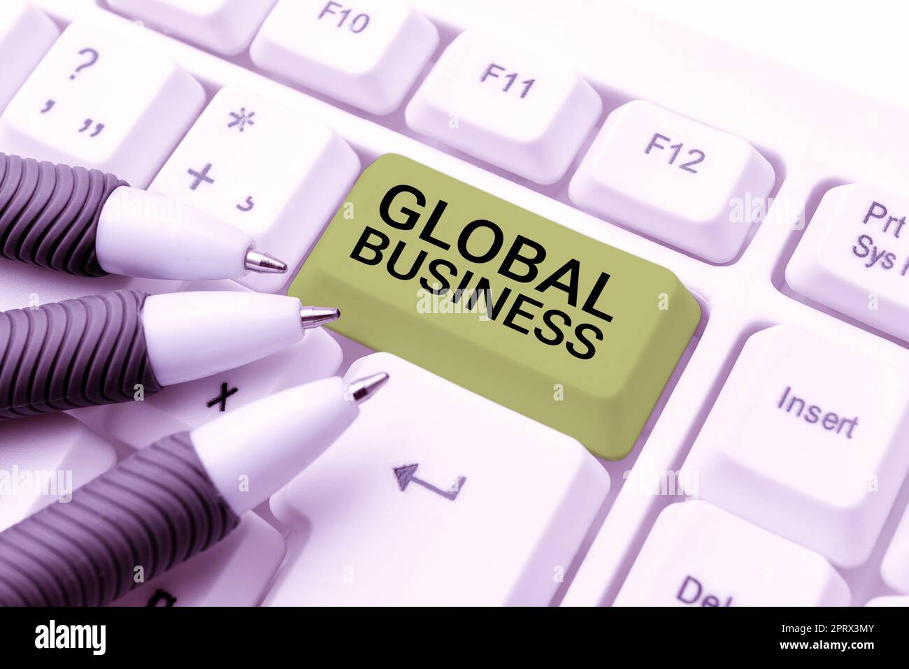 Affiche présentant Global BusinessTrade et le système commercial d'une entreprise dans le monde entier. Mot écrit sur le commerce et le système d'affaires une entreprise faisant à travers le monde Banque D'Images
