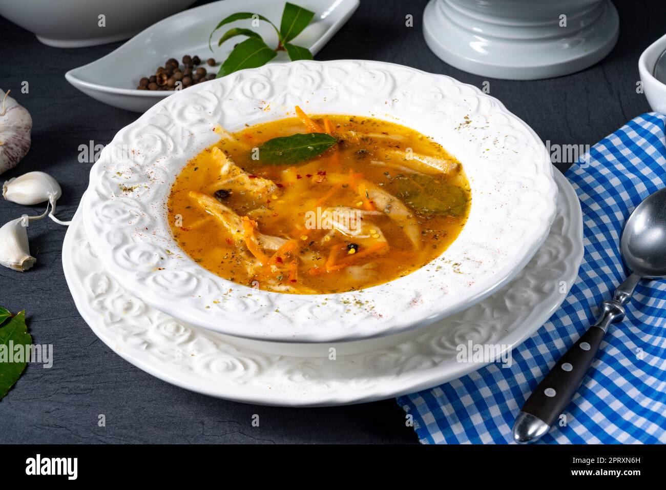 Soupe aux huîtres Pikante mit hühnerfleisch Banque D'Images