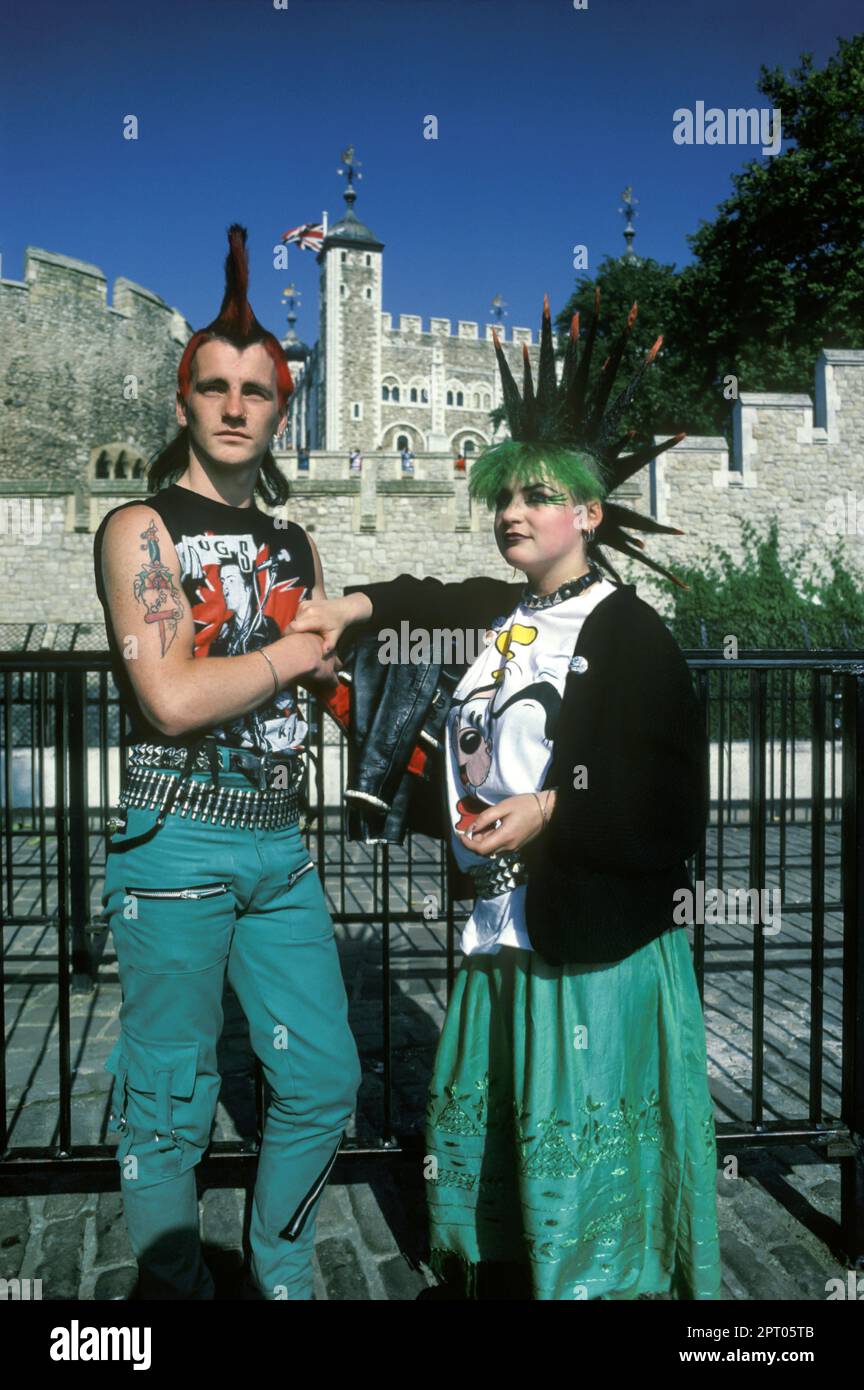 1987 PUNK ROCKERS TOUR HISTORIQUE DE LONDRES ANGLETERRE ROYAUME-UNI Banque D'Images