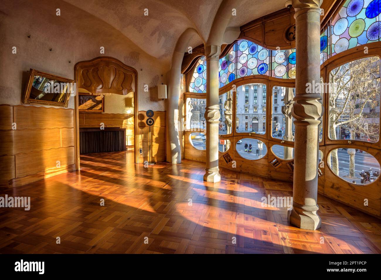 Hall principal du noble étage de Casa Batlló conçu par Antoni Gaudí ...