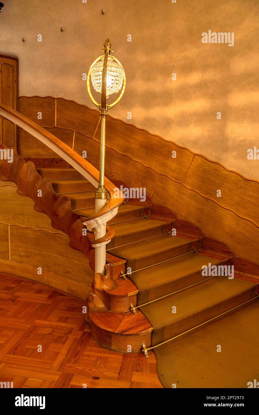 Escalier d'accès au noble étage de Casa Batlló conçu par Antoni Gaudí (Barcelone, Catalogne, Espagne) ESP: Escalera de acceso a la planta noble Banque D'Images