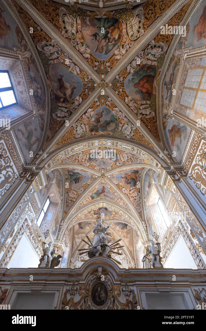 L'intérieur de Certosa di Padula bien connu sous le nom de Charterhouse de Padula est un monastère dans la province de Salerne en Campanie, Italie. Banque D'Images