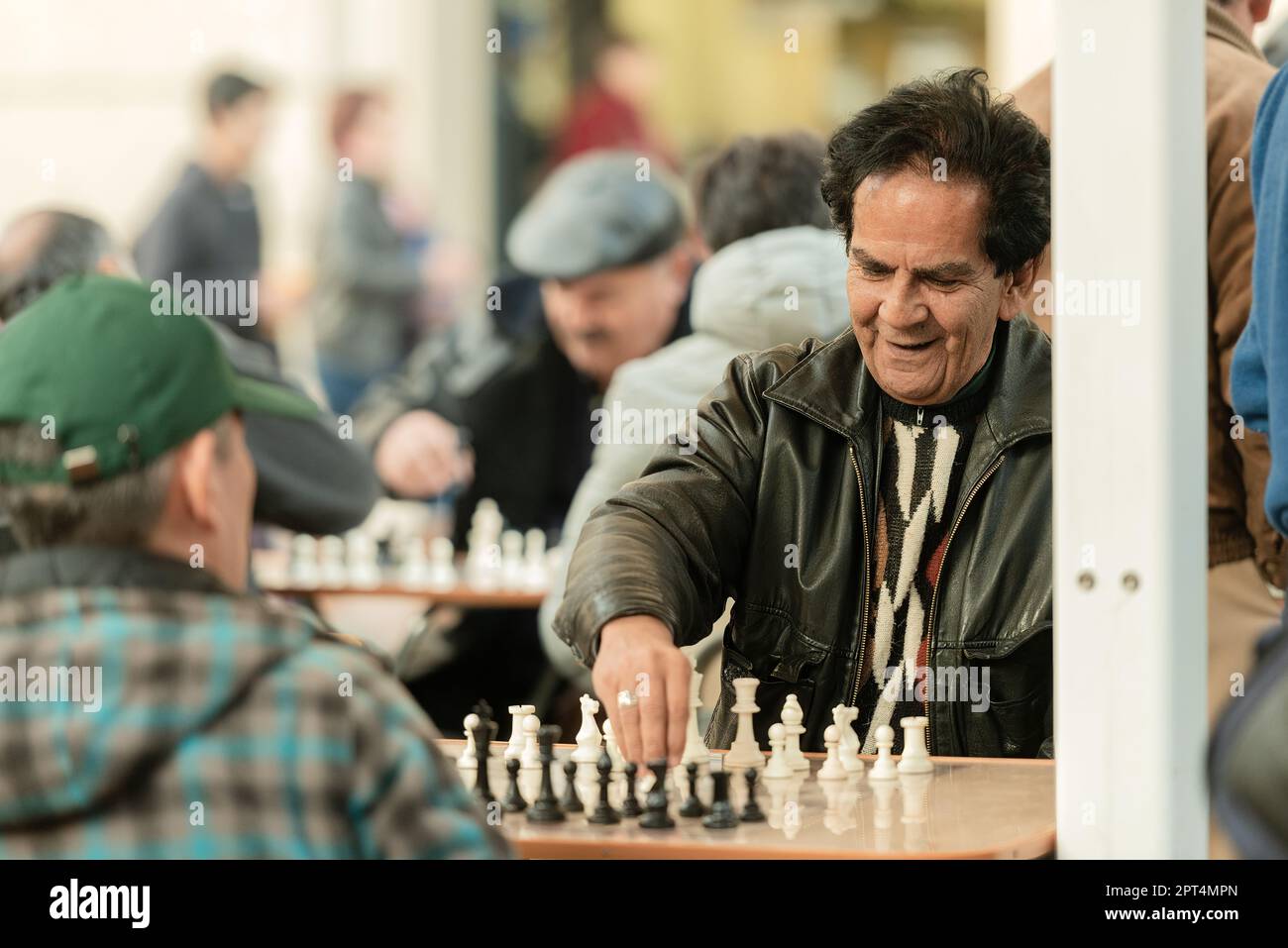 Santiago, Chili - les jeux d'échecs traditionnels qui ont lieu sur la Plaza de Armas à Santiago du Chili. Banque D'Images