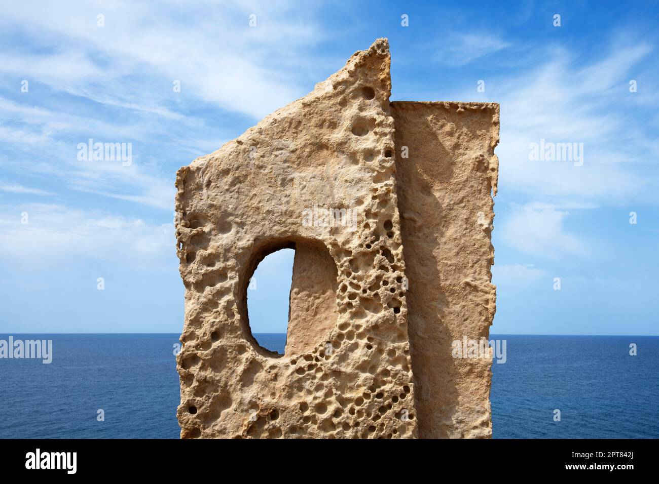Sculpture en pierre en face de la côte, San Marina de Leuca, province de Lecce, Salento, Apulia, Italie Banque D'Images