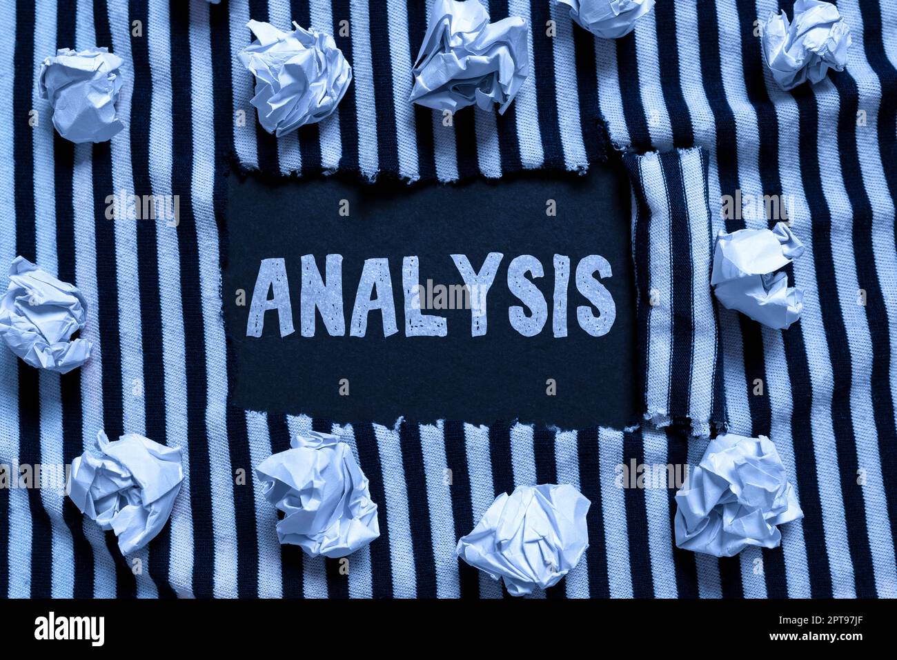 Affichage conceptuel analyse, Internet concept processus de briser le sujet complexe ou la substance en plus petites parties penser nouveaux concepts d'écriture, Breakin Banque D'Images