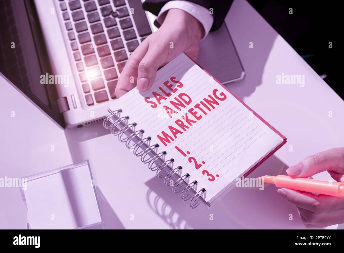 Légende de texte présentant les ventes et le marketing, mot écrit sur