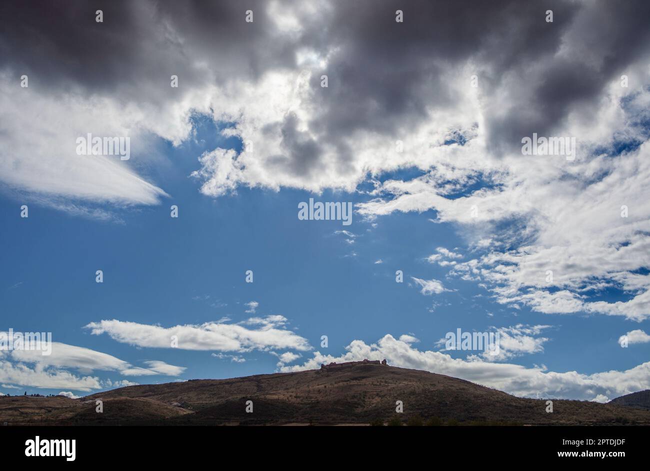 Citadelle Reina, Badajoz, Estrémadure, Espagne. Vue sur la fortification musulmane en haut de la colline Banque D'Images