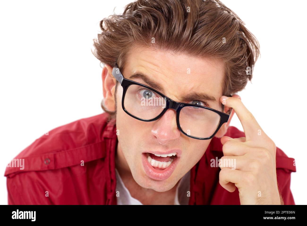 Ce qui vient de se passer. Jeune homme à l'air confus et touchant ses  lunettes Photo Stock - Alamy