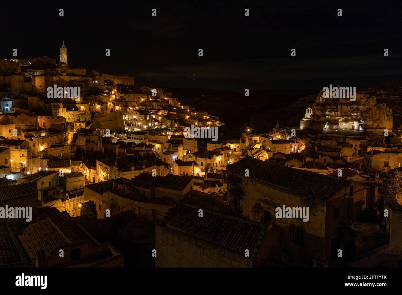 Photo nocturne de Matera à Apuglia, Italie Banque D'Images