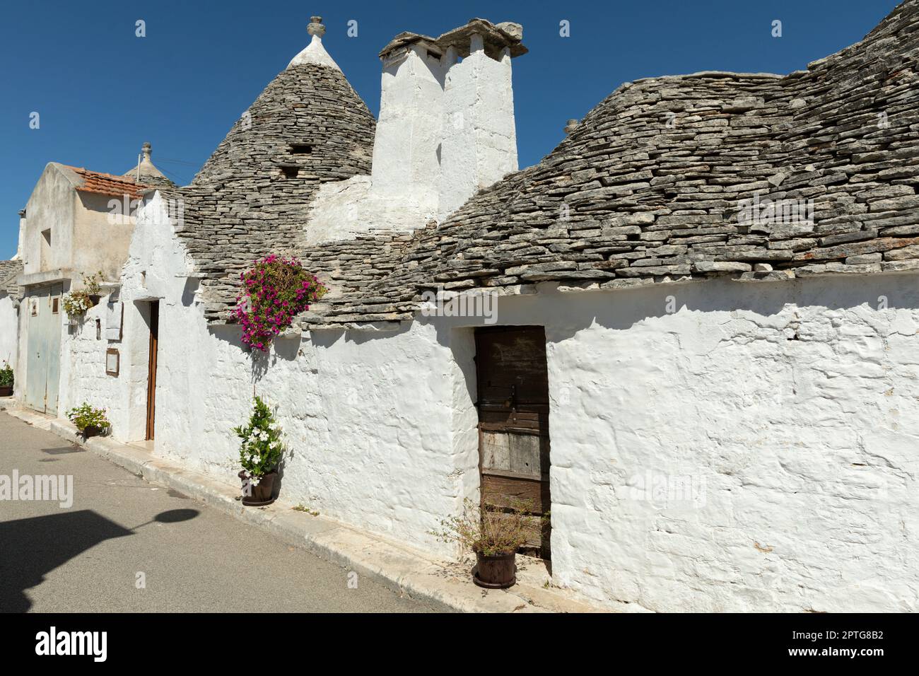 Maisons trulli typiques à Alberobello, dans les Pouilles, Italie Banque D'Images