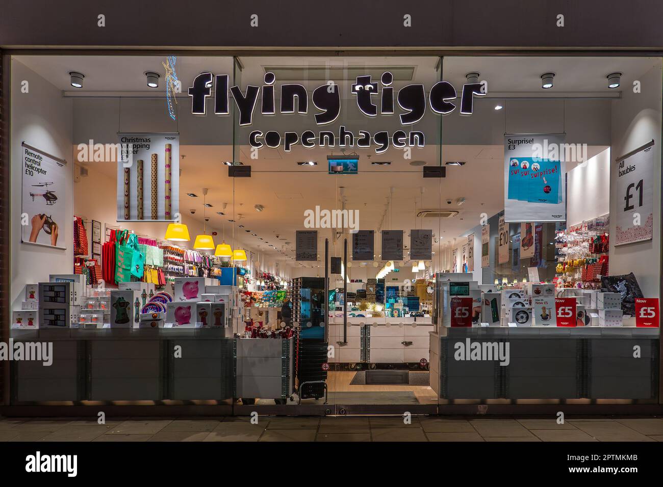 Flying Tiger,Copenhagan,magasin,vitrine,Whitefriars,Centre commercial,Canterbury,Kent,Angleterre Banque D'Images