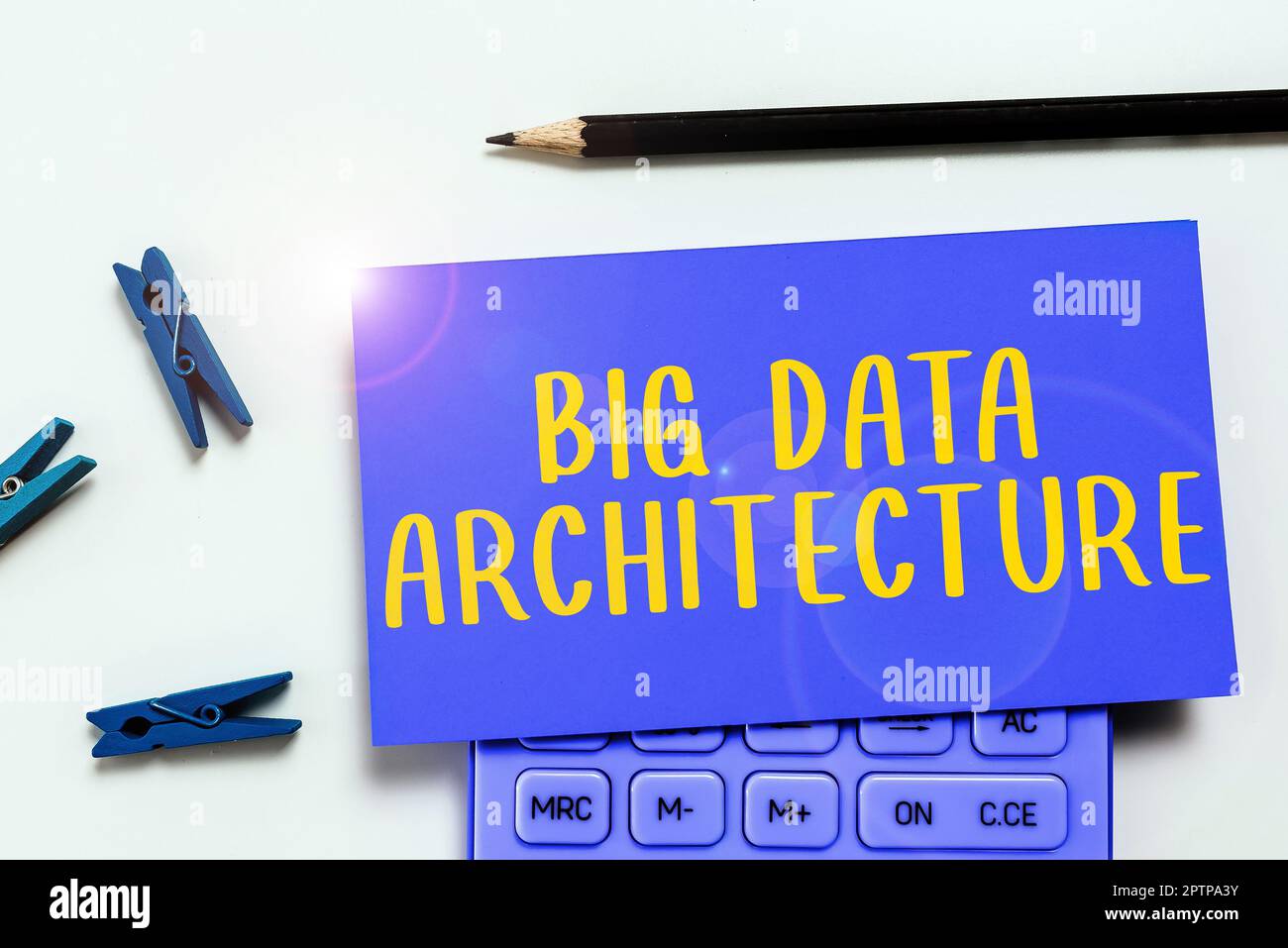 Signature manuscrite Big Data Architecture, concept Internet conçu pour gérer l'analyse de données trop volumineuses Banque D'Images