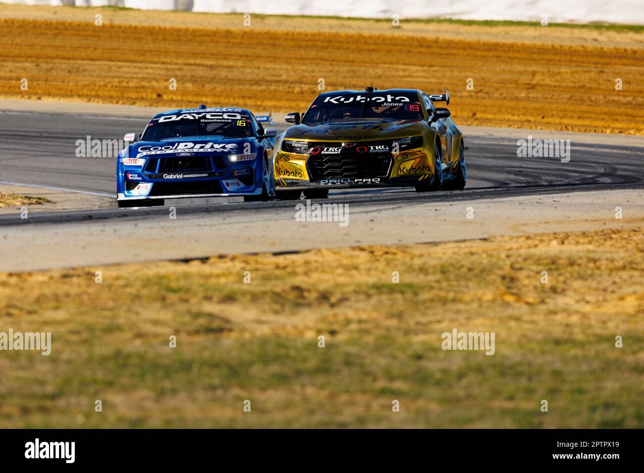 Wanneroo Raceway, Perth, Australie occidentale. 28 avril 2023. Perth SuperSprint 2023 jour 1; numéro 96 pilote de Pizza Hut Macauley Jones pendant la pratique au Perth SuperSprint Banque D'Images