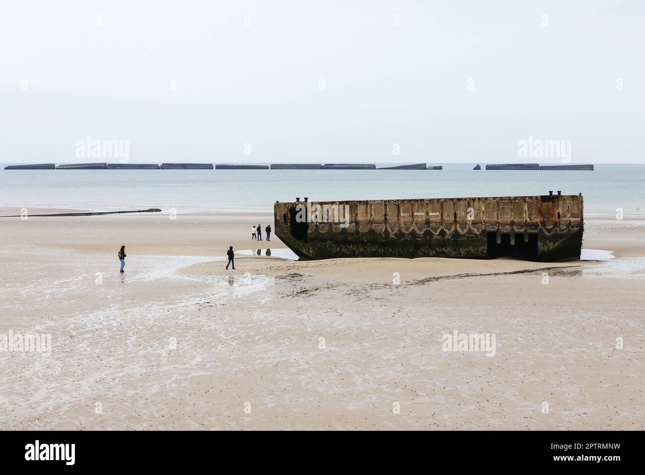 Exploitation Mulberry,Mulberry,artificiel,portable,port,resins,de,WW II,Seconde Guerre mondiale,plage,à,Gold Beach,Arromanches,Arromanches-les-bains,Normandie,Normandie,Normandie,France,France,France,France,France,France,Europe,française,Europe,département,Normandie,Normandie,France,française,Europe,européenne, Banque D'Images