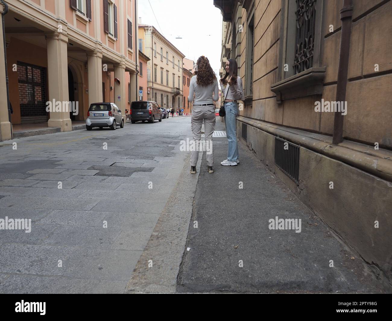 BOLOGNE, ITALIE - VERS SEPTEMBRE 2022 : colonnade portico Banque D'Images