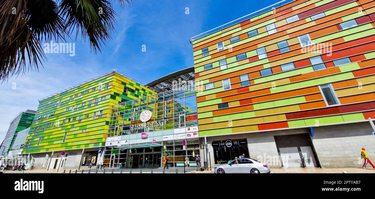 Gare, centre du monde, Perpignan, Pyrénées-Orientales, France, Banque D'Images