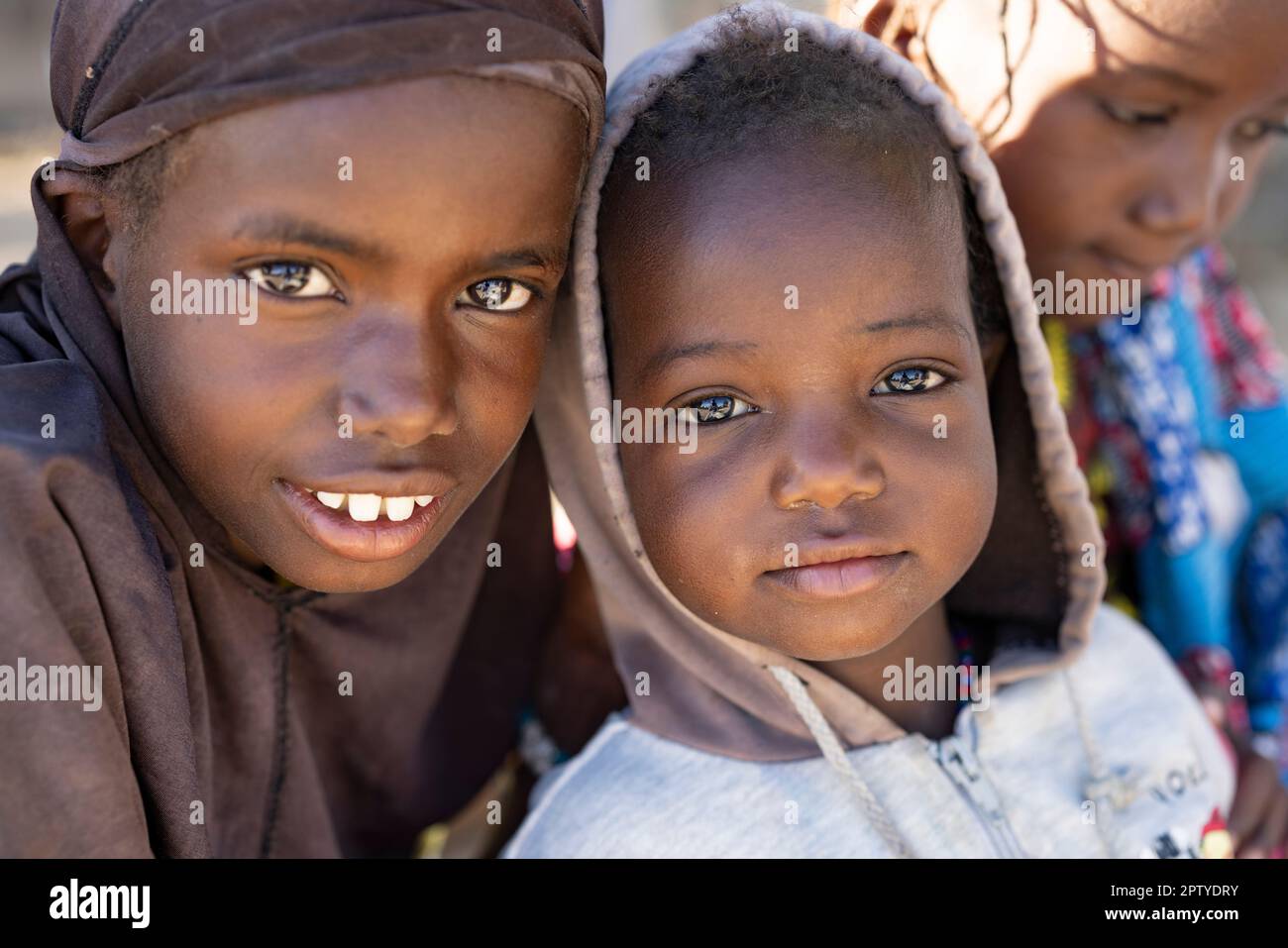 Fille dans la région de Ségou, Mali, Afrique de l'Ouest. 2022 Mali sécheresse et crise de la faim. Banque D'Images