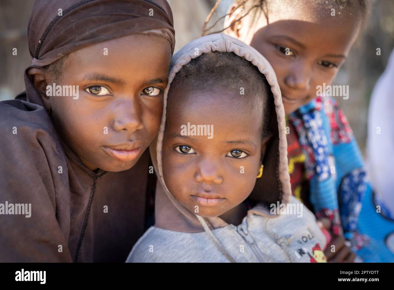 Fille dans la région de Ségou, Mali, Afrique de l'Ouest. 2022 Mali sécheresse et crise de la faim. Banque D'Images