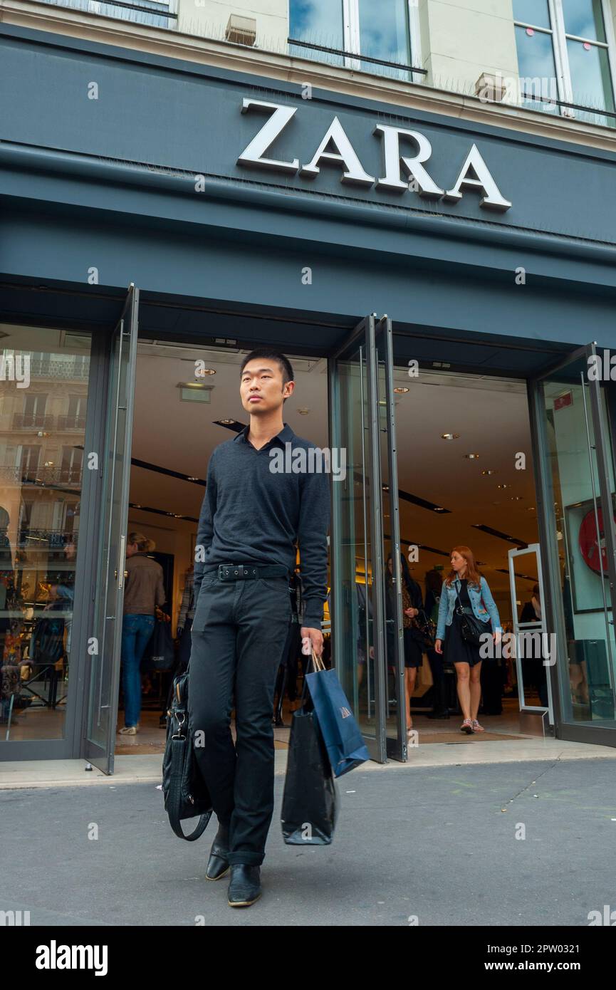 Paris paris zara Banque de photographies et d'images à haute résolution -  Alamy