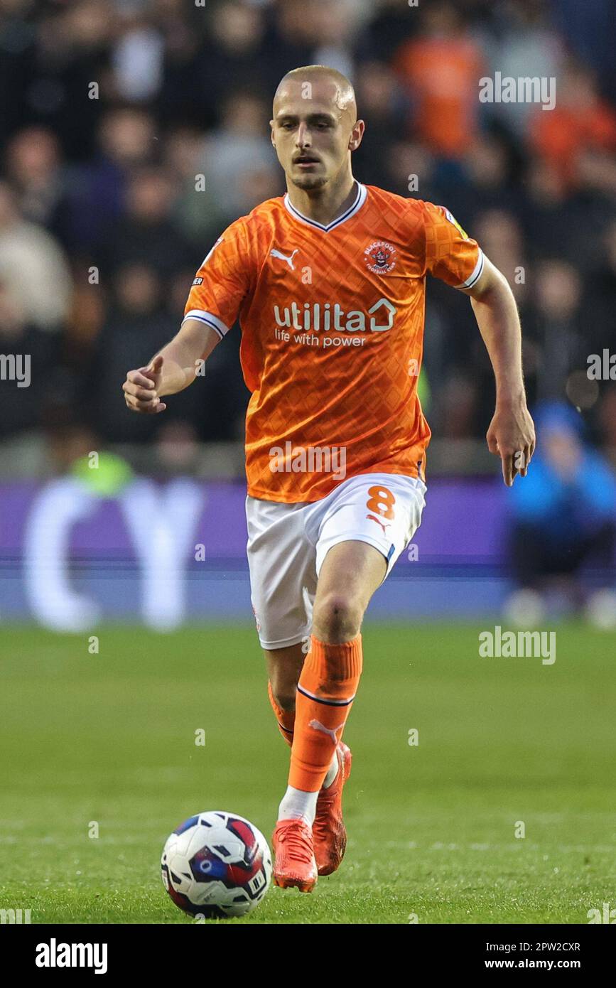 Blackpool, Royaume-Uni. 28th avril 2023. Lewis Fiorini #8 de Blackpool pendant le match de championnat Sky Bet Blackpool vs Millwall à Bloomfield Road, Blackpool, Royaume-Uni, 28th avril 2023 (photo de Mark Cosgrove/News Images) à Blackpool, Royaume-Uni le 4/28/2023. (Photo de Mark Cosgrove/News Images/Sipa USA) crédit: SIPA USA/Alay Live News Banque D'Images