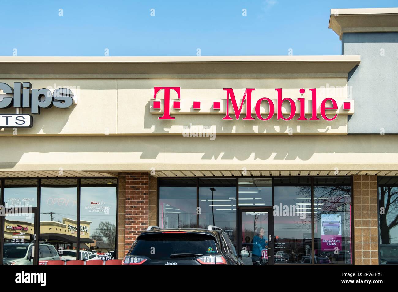 T Mobile Exterior Storefront, une entreprise de téléphonie et de communication à Wichita, Kansas, États-Unis. Banque D'Images