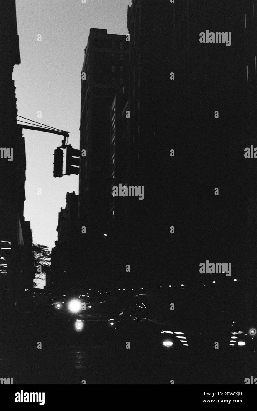 New York City Street à Dusk Backlit Banque D'Images