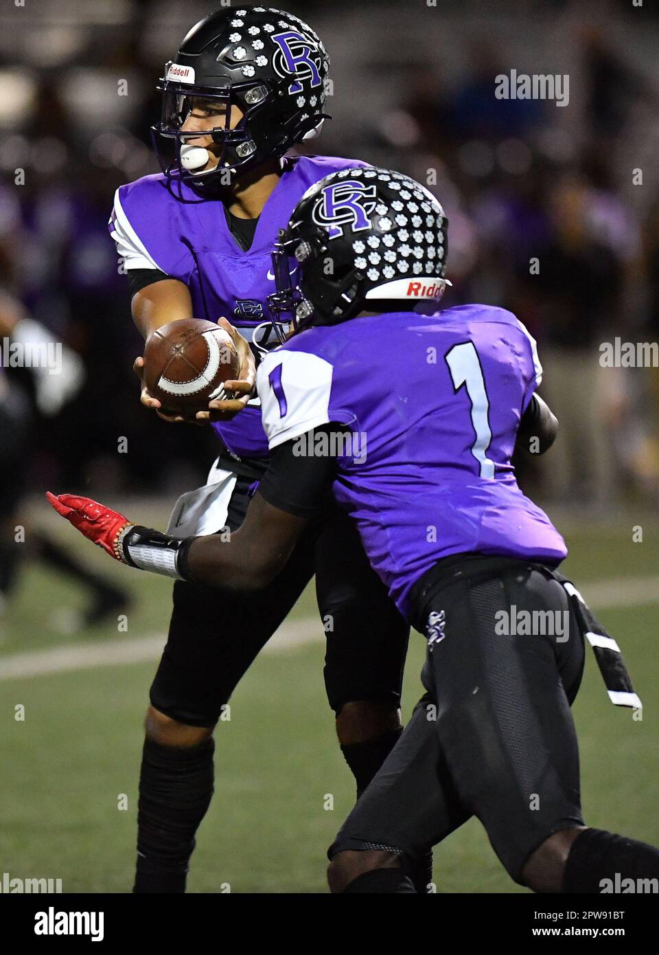 Rancho Cucamonga, CA. 8th novembre 2019. Top Quarterback Prospect CJ Stroud #7 de Rancho Cucamonga en action contre Murrieta Valley.CIF-SS Prep football DIV 2 Playoff Varsity Murrieta Valley contre Rancho Cucamonga.Louis Lopez/Modern exposition. Crédit : csm/Alay Live News Banque D'Images