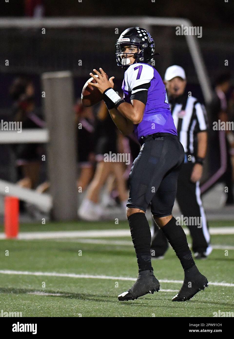 Rancho Cucamonga, CA. 8th novembre 2019. Top Quarterback Prospect CJ Stroud #7 de Rancho Cucamonga en action contre Murrieta Valley.CIF-SS Prep football DIV 2 Playoff Varsity Murrieta Valley contre Rancho Cucamonga.Louis Lopez/Modern exposition. Crédit : csm/Alay Live News Banque D'Images