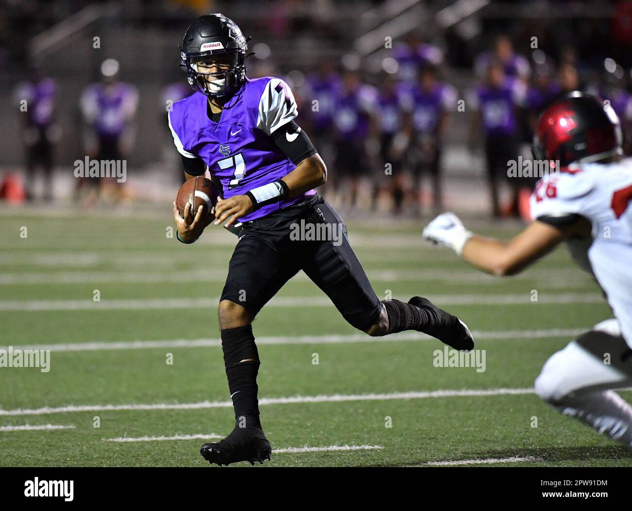 Rancho Cucamonga, CA. 8th novembre 2019. Top Quarterback Prospect CJ Stroud #7 de Rancho Cucamonga en action contre Murrieta Valley.CIF-SS Prep football DIV 2 Playoff Varsity Murrieta Valley contre Rancho Cucamonga.Louis Lopez/Modern exposition. Crédit : csm/Alay Live News Banque D'Images