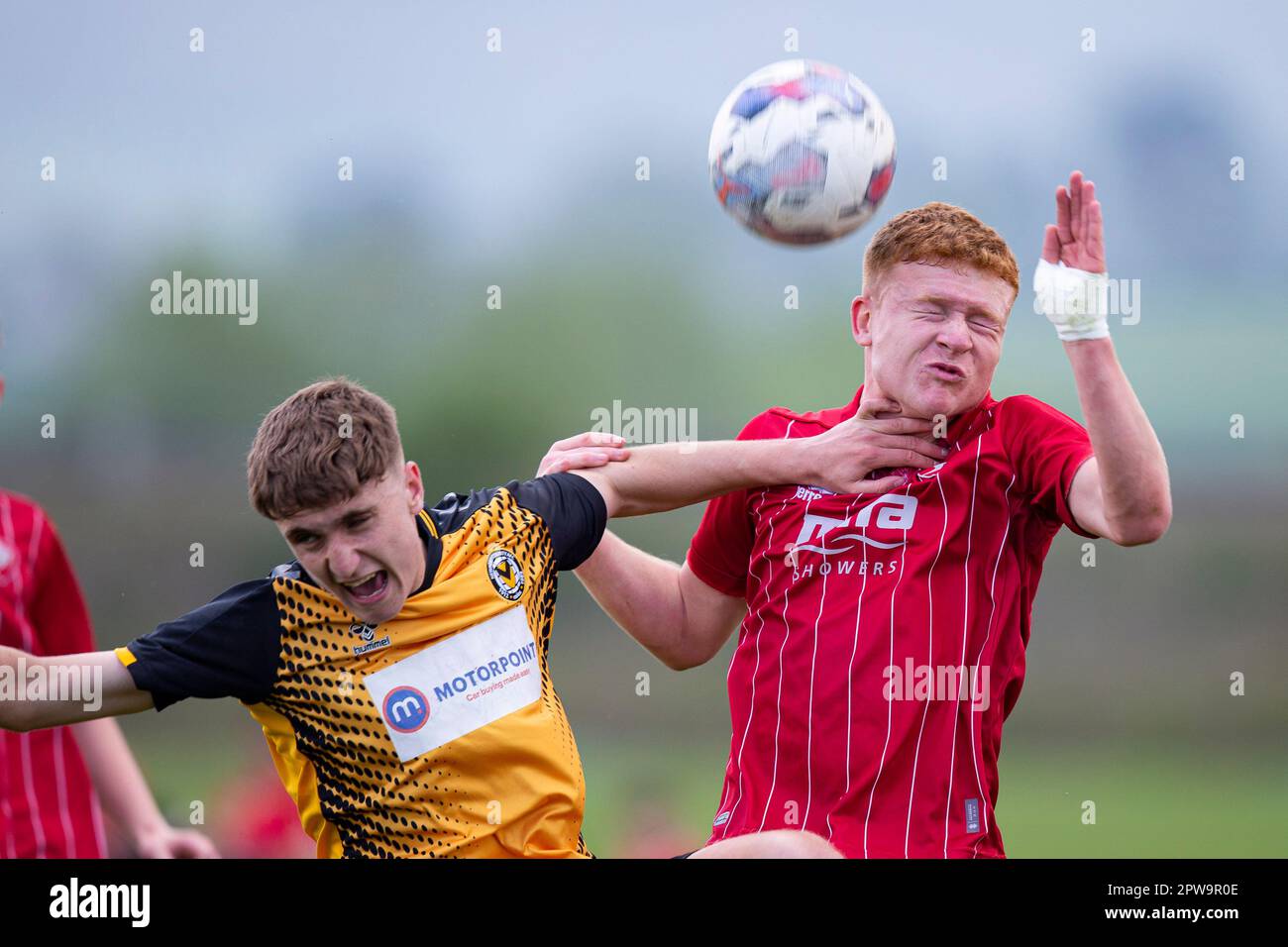 Cheltenham Town U18 v Newport County U18 dans la Ligue de l'Alliance jeunesse de l'EFL le 29th avril 2023. Banque D'Images