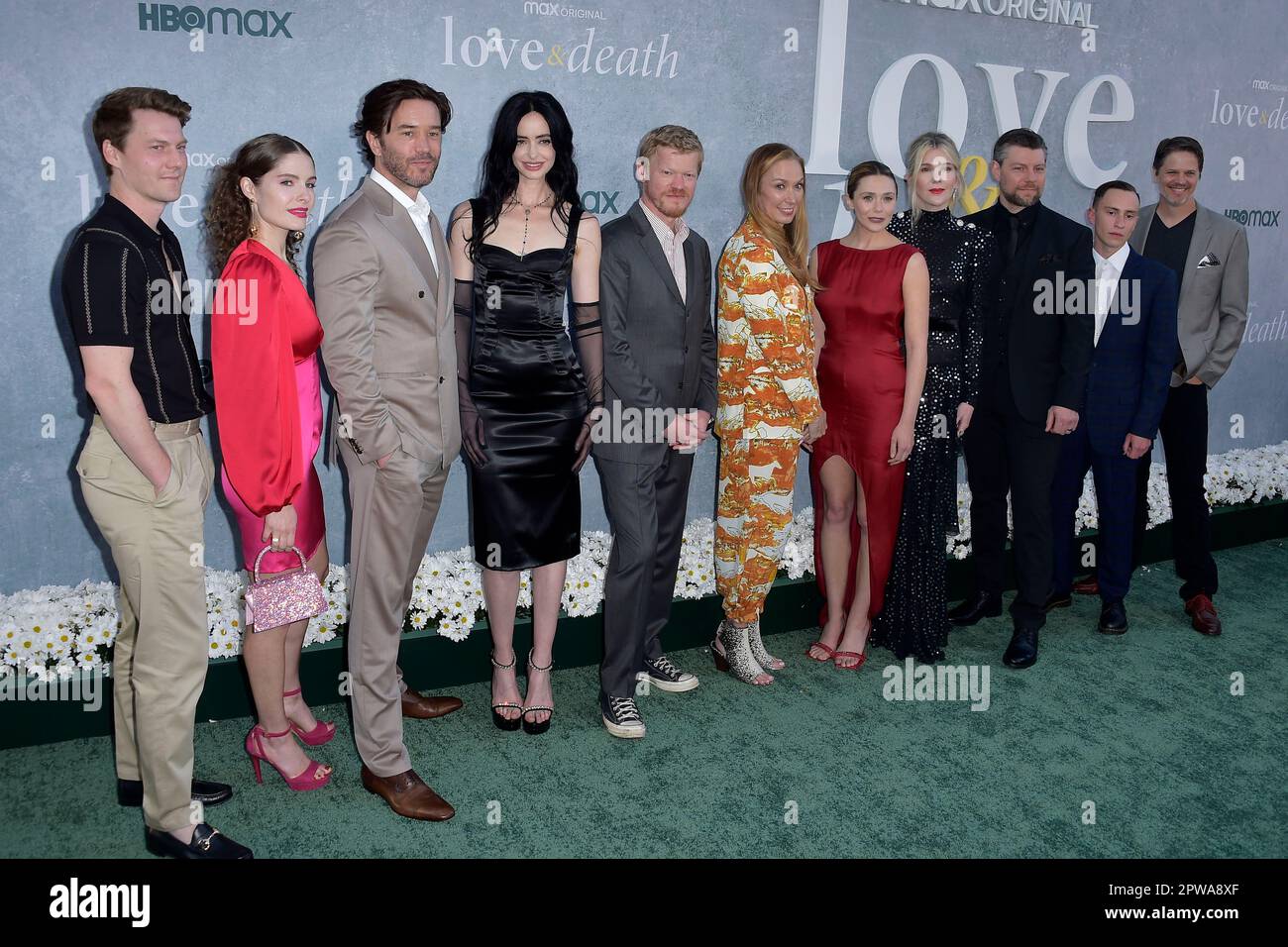 Adam Cropper, Olivia Applegate, Tom Pelphrey, Krysten Ritter, Jesse Plemons, Elizabeth Marvel, Elizabeth Olsen, Lily Rabe, Patrick Fugit, Keir Gilchrist und Richard C. Jones BEI der Premiere des HBO Max Streamingserie « Love & Death » BEI der Directors Guild of America. Los Angeles, 26.04.2023 Banque D'Images
