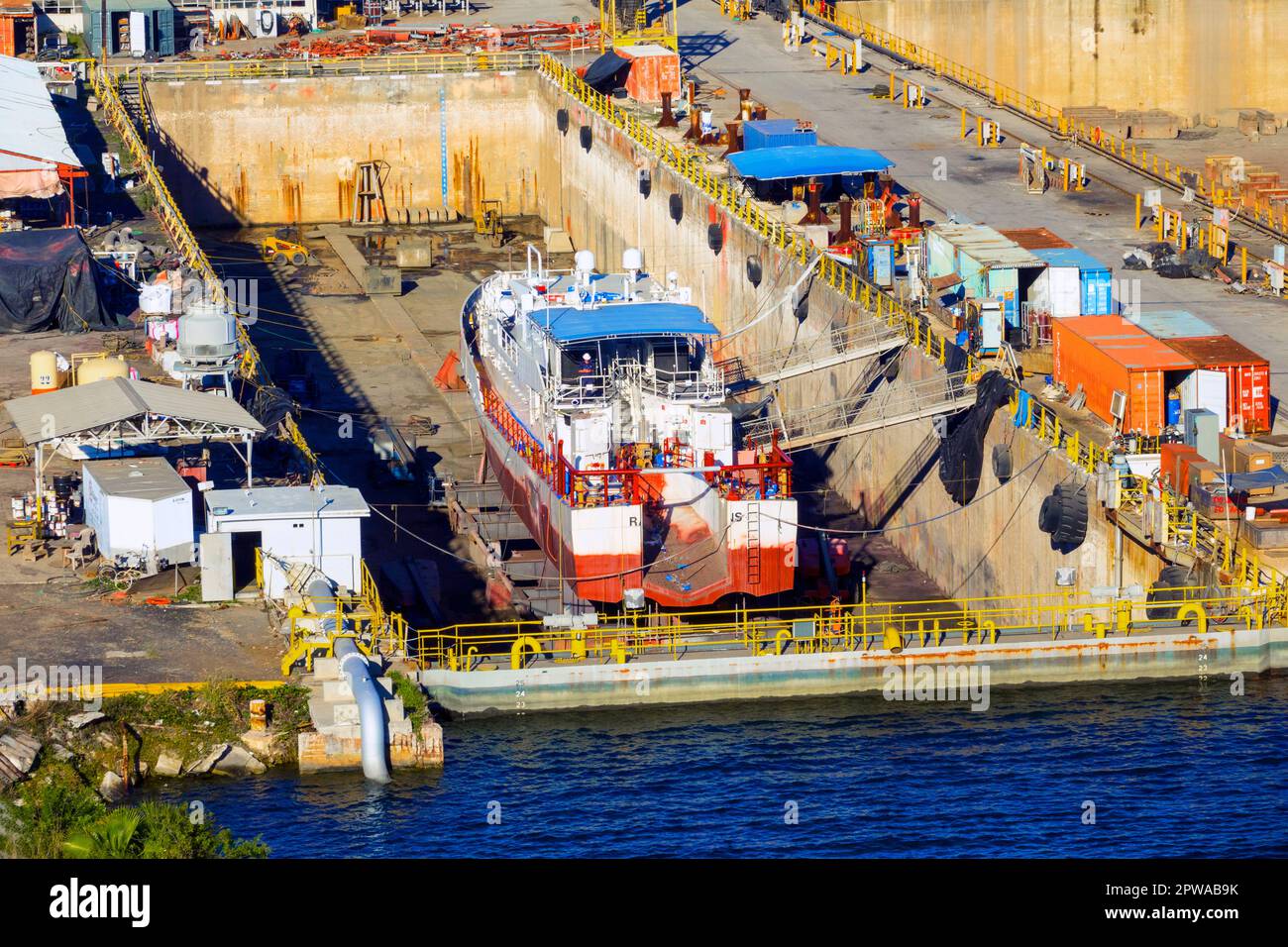 L'installation de réparation de quai sec de navire de Tampa est un service complet de conversion, de révision et de réparation avec des installations à Tampa, en Floride. Banque D'Images