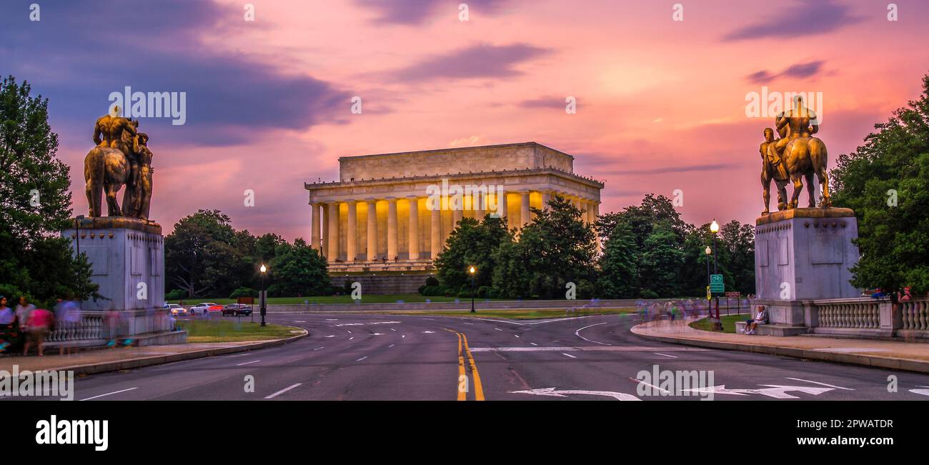 Vue rare du Lincoln Memorial depuis le pont Memoral le 4 juillet, fermé à la circulation automobile à Washington, DC, USA Banque D'Images