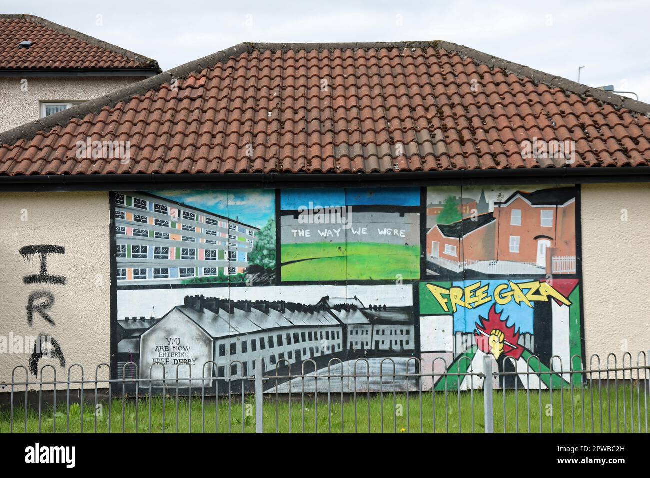 Messages politiques sur un mur dans la région de Bogside à Derry Banque D'Images