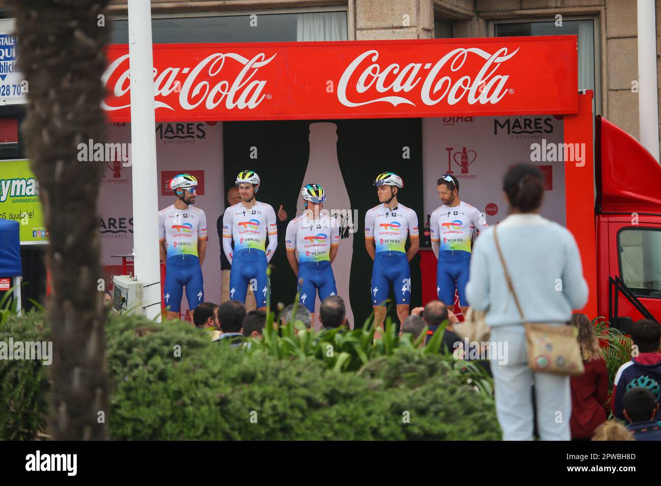 Candas, Espagne, 29th avril 2023: TotalEnergies, à l'occasion de la présentation de la Vuelta a Asturias 2023 en 2nd, entre Candas et Cangas del Narcea, sur 29 avril 2023, à Candas, en Espagne. Credit: Alberto Brevers / Alay Live News Banque D'Images