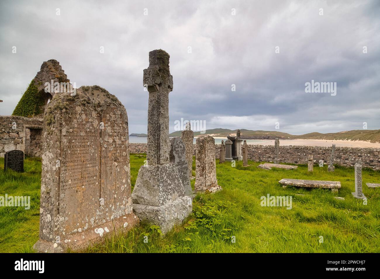 Ruines de l'église, pierres tombales, baie de Balnakeil, Durness, Côte Nord, Highlands, Highland, Écosse, Grande-Bretagne Banque D'Images