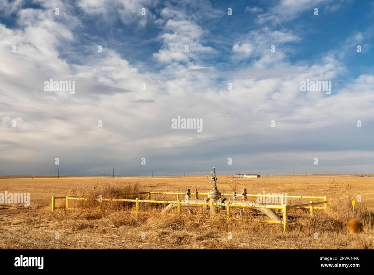 Watkins, Colorado, la vanne d'arrêt d'un pipeline de pétrole brut Banque D'Images