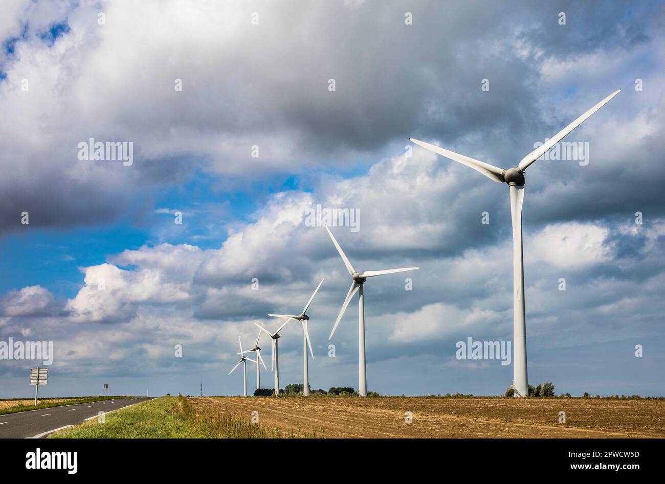 Éoliennes sur le plateau du pays de Caux, Seine-Maritime, Normandie, France Banque D'Images