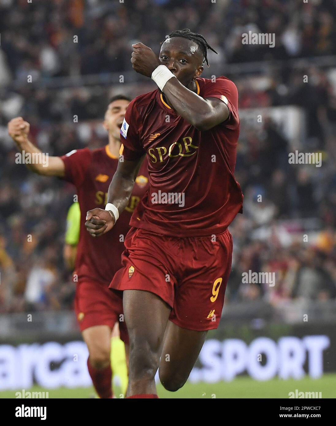 Rome, Italie. 29th avril 2023. Tammy Abraham de Roma célèbre son but lors d'un match de football de série A entre Roma et AC Milan à Rome, Italie, 29 avril 2023. Credit: Augusto Casasoli/Xinhua/Alamy Live News Banque D'Images