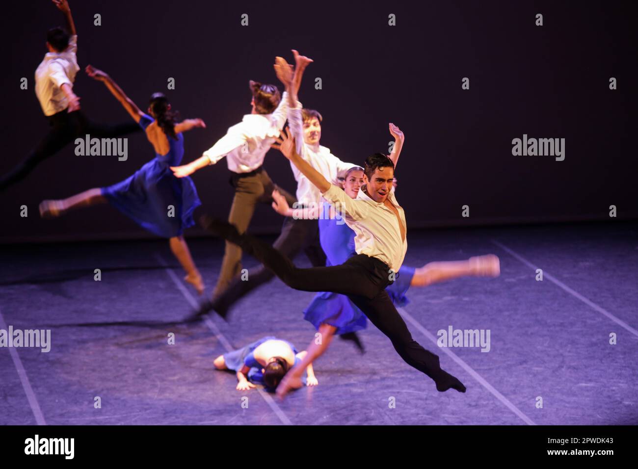 Mexico, Mexique. 29th avril 2023. Des artistes se produisent pour célébrer la Journée internationale de la danse à Mexico, Mexique, 29 avril 2023. Crédit: Francisco Canedo/Xinhua/Alamy Live News Banque D'Images