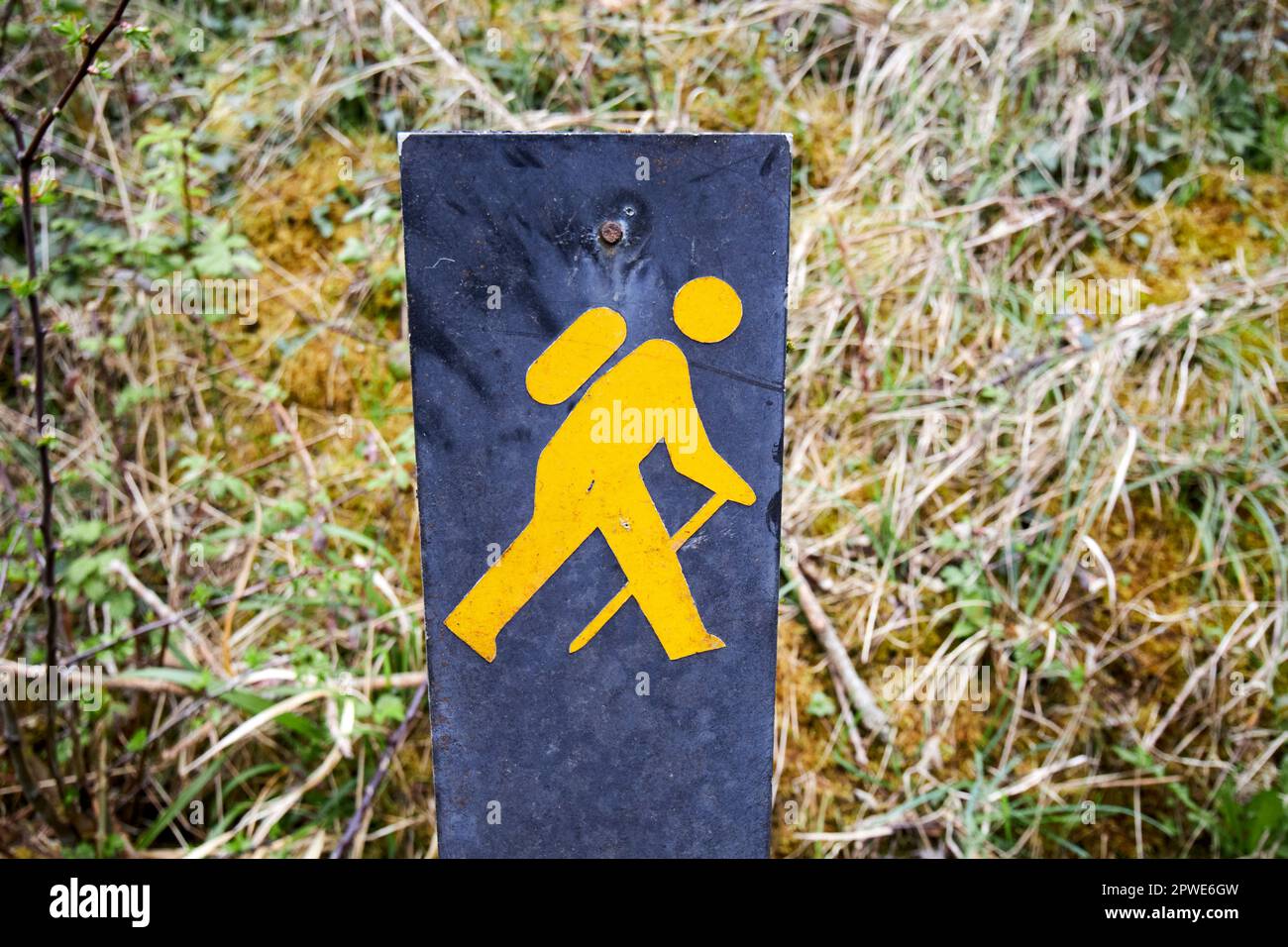 panneau old walker walking route faisant partie du comté de burren way clare république d'irlande Banque D'Images