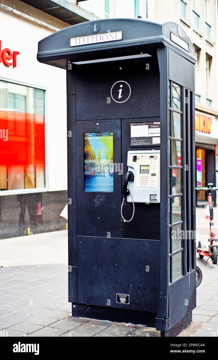 Cut Down Telephone Booth, Liverpool, Merseyside, Angleterre Banque D'Images