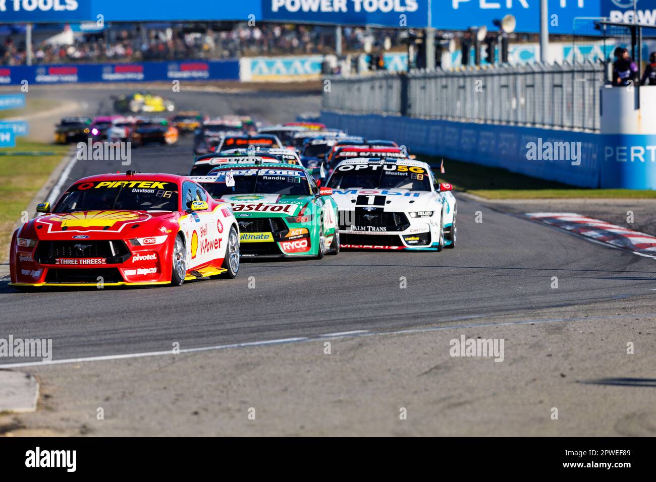 30th avril 2023 ; Wanneroo Raceway, Perth, Australie occidentale, Australie : Perth SuperSprint 2023 jour 3 ; pilote numéro 17 Shell V-Power Davison lors de la course 9 au Perth SuperSprint Credit: Action plus Sports Images/Alamy Live News Banque D'Images