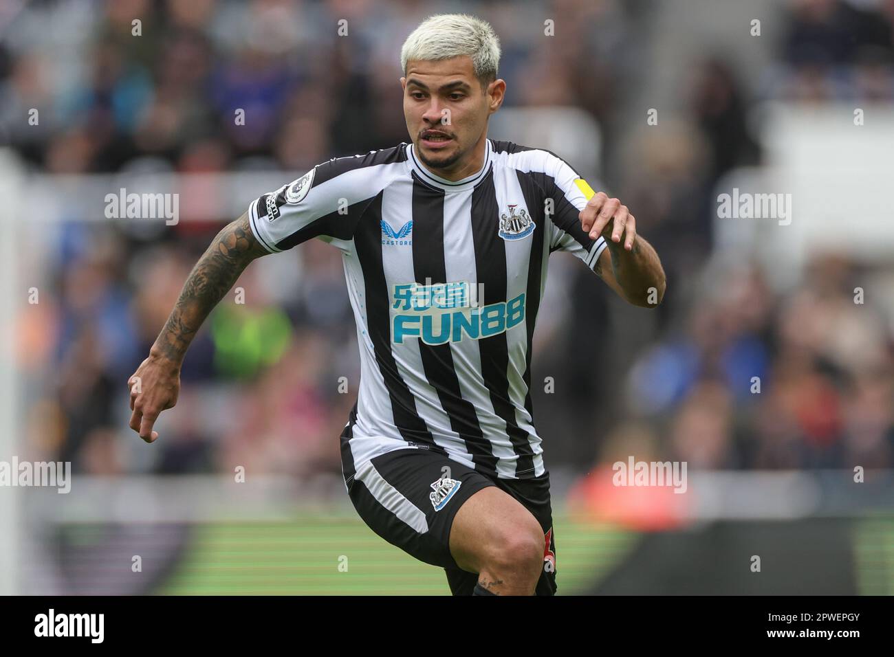 Joelinton #7 de Newcastle United pendant le match de Premier League Newcastle United contre Southampton à St. James's Park, Newcastle, Royaume-Uni, 30th avril 2023 (photo de Mark Cosgrove/News Images) Banque D'Images