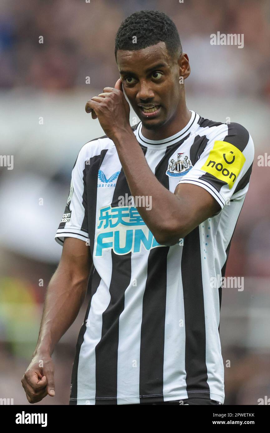 Alexander Isak #14 de Newcastle United pendant le match de Premier League Newcastle United contre Southampton à St. James's Park, Newcastle, Royaume-Uni, 30th avril 2023 (photo de Mark Cosgrove/News Images) Banque D'Images