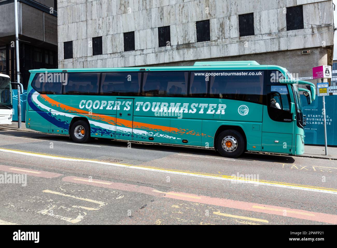 L'autocar Cooper's Tourmaster est stationné à Glasgow, en Écosse, au Royaume-Uni, en Europe Banque D'Images