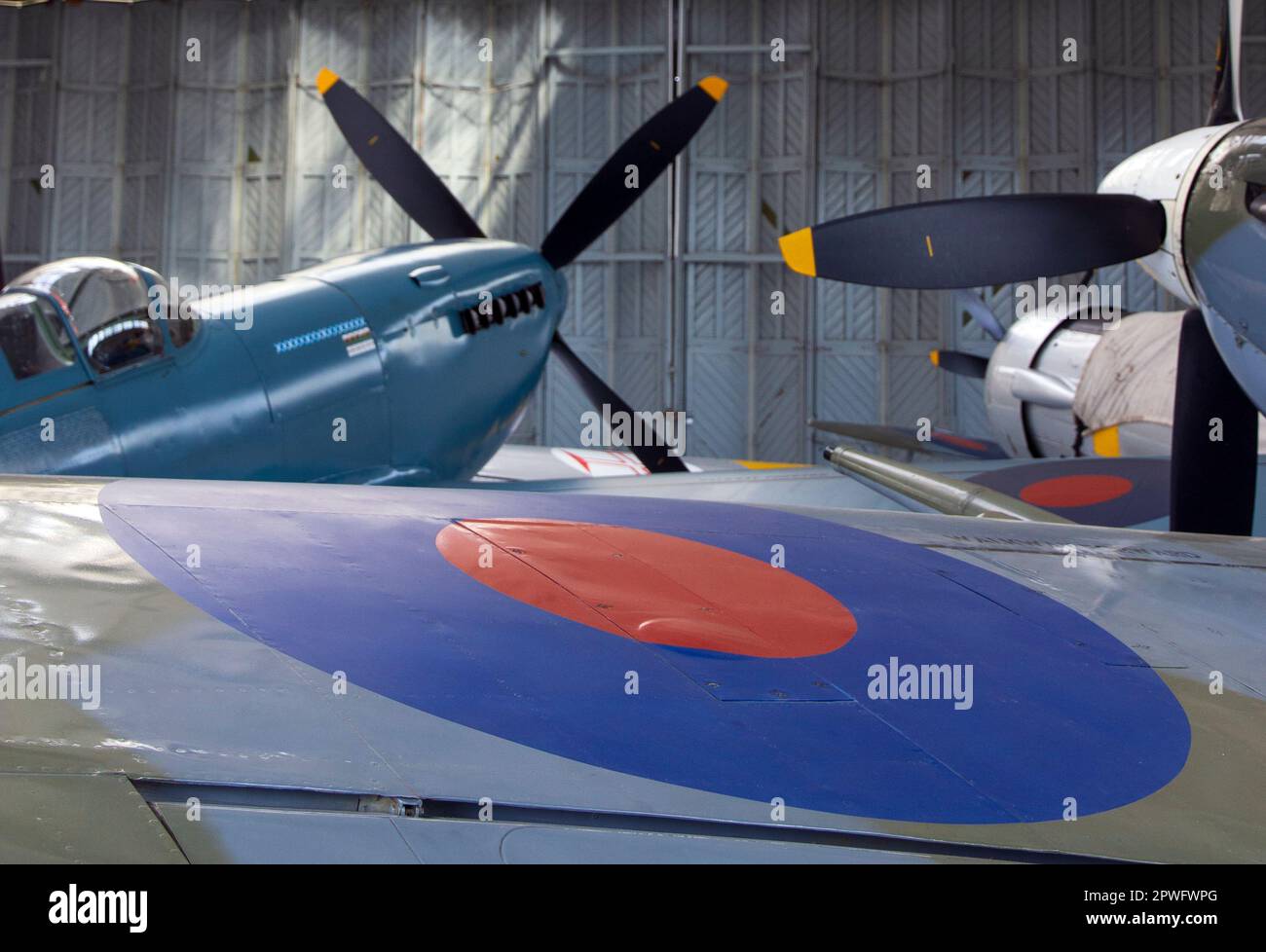 Cocarde de la RAF sur Spitfire Duxford IWM Cambridgeshire Banque D'Images