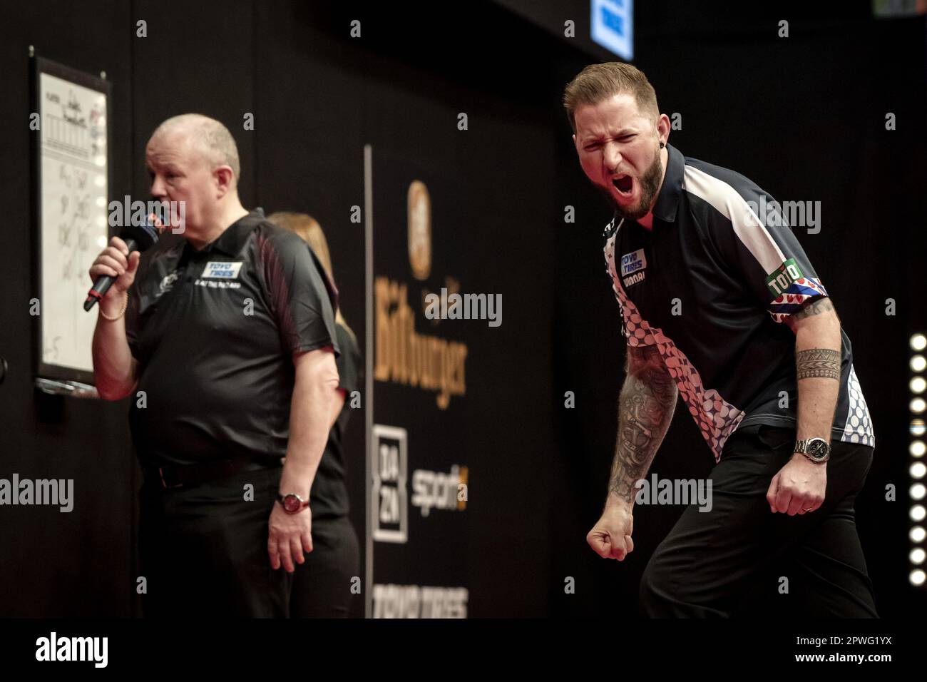 LEEUWARDEN - Danny Noppert pendant les quarts de finale du championnat hollandais de fléchettes 2023 dans le WTC Leeuwarden. Ce tournoi de fléchettes est la sixième tournée européenne organisée par la Professional Darts Corporation (PDC). AP SANDER KING Banque D'Images